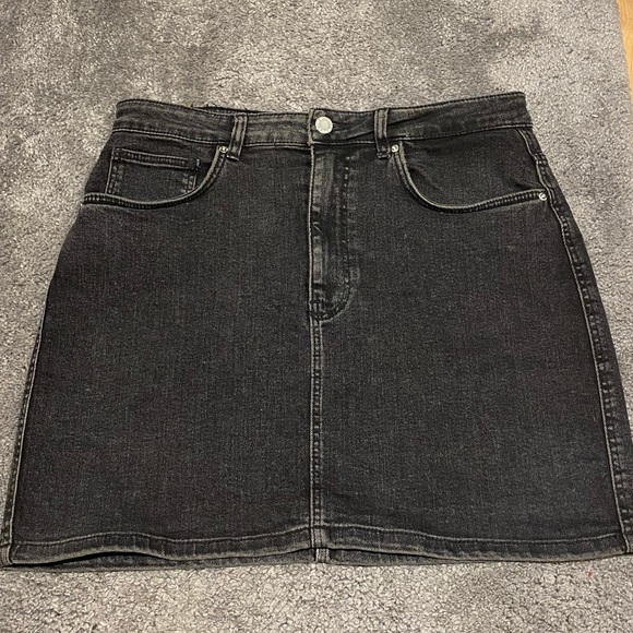 Zara Dresses & Skirts - Mini skirt